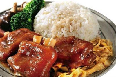 豬腳飯培訓(xùn)學(xué)校哪里正宗？豬腳飯技術(shù)培訓(xùn)學(xué)校